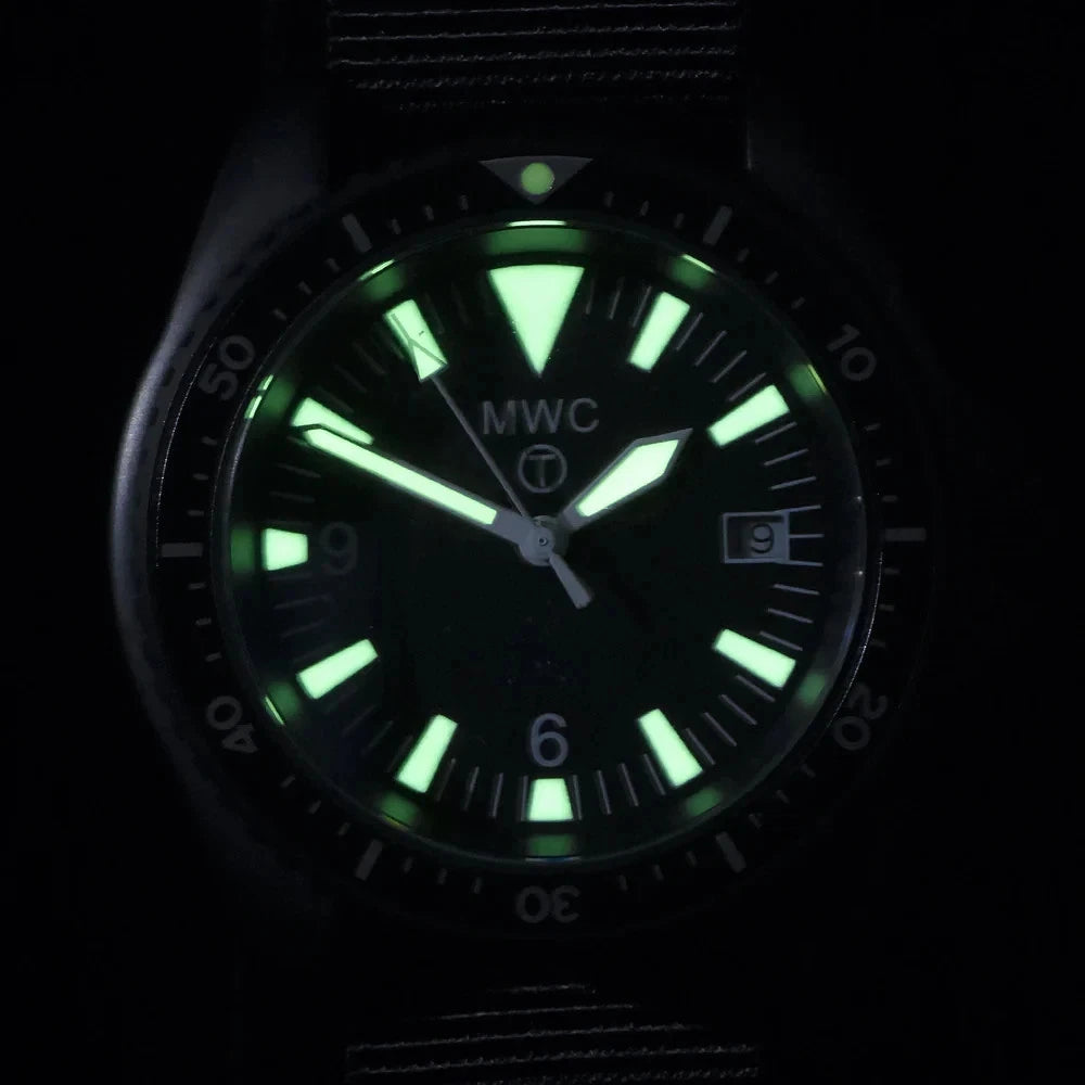 MWC 300M Quartz Military Stainless Steel Divers Watch NSN 6645-99-157-3496