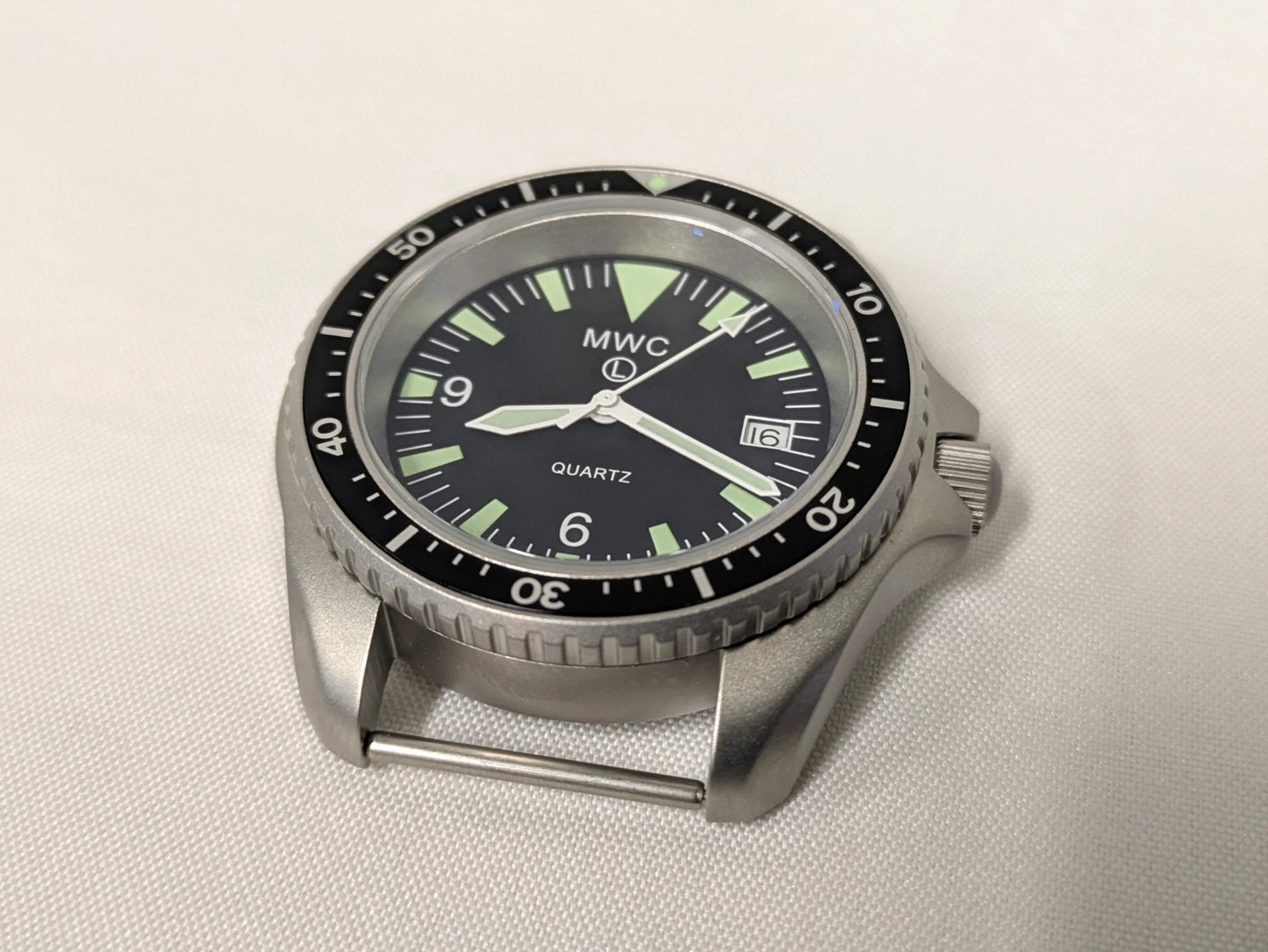 MWC 300M Quartz Military Stainless Steel Divers Watch NSN 6645-99-157-3496