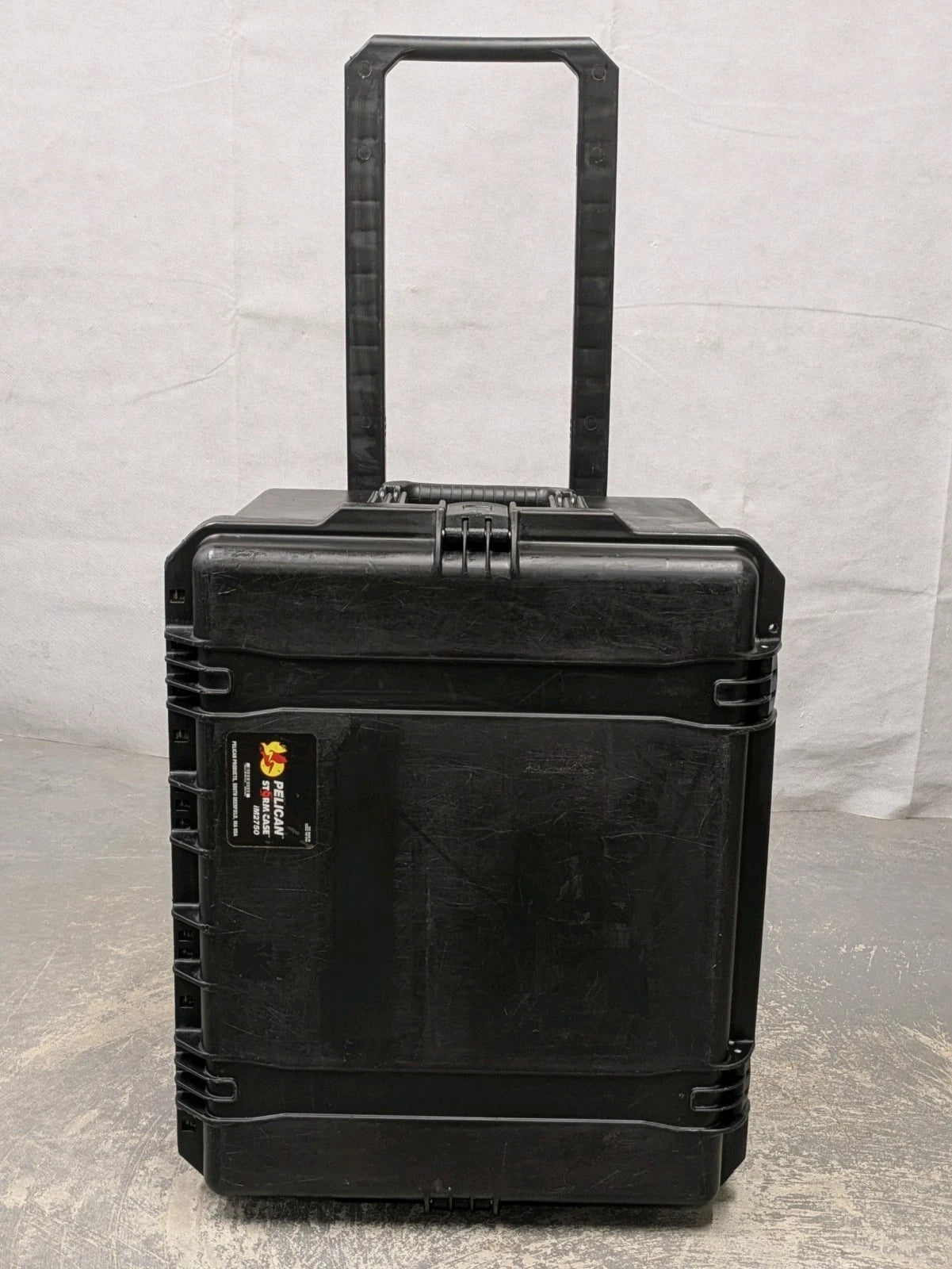 Peli iM2750 Protector Pelican Storm Case Travel Flight Equipment Box on Wheels