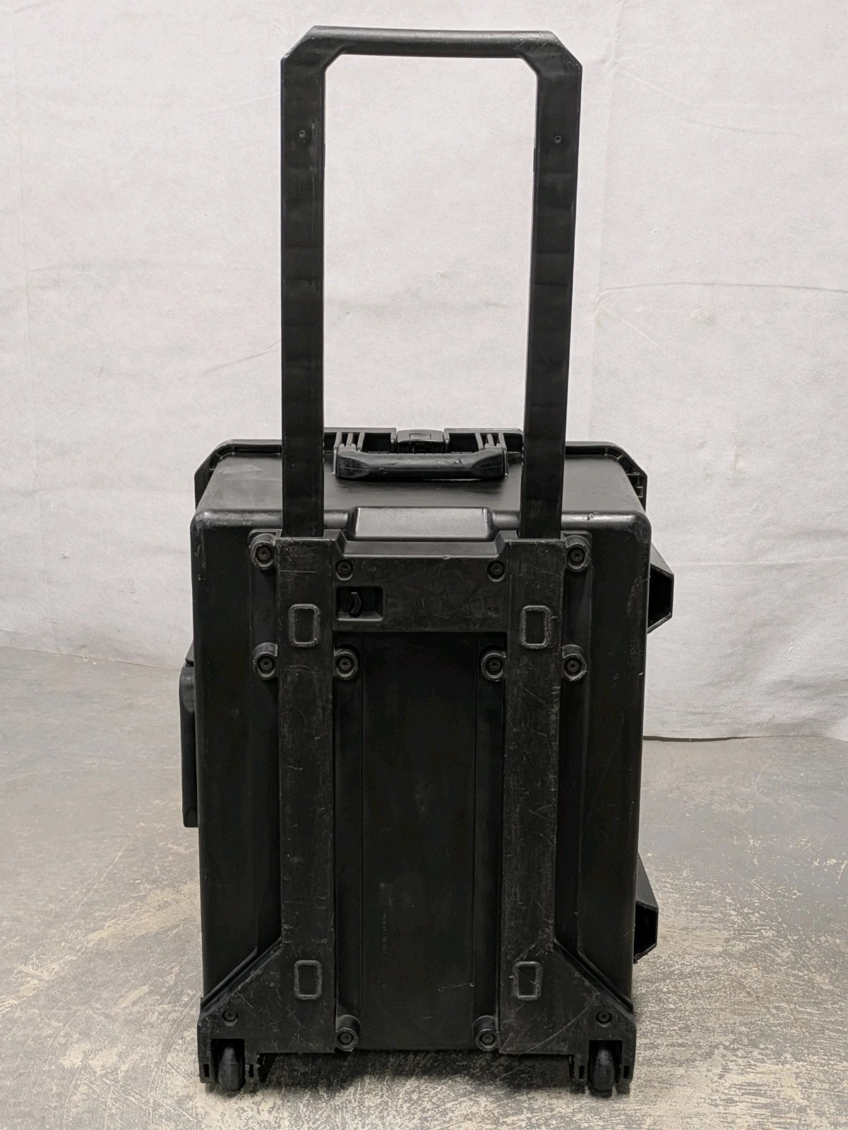 Peli iM2750 Protector Pelican Storm Case Travel Flight Equipment Box on Wheels