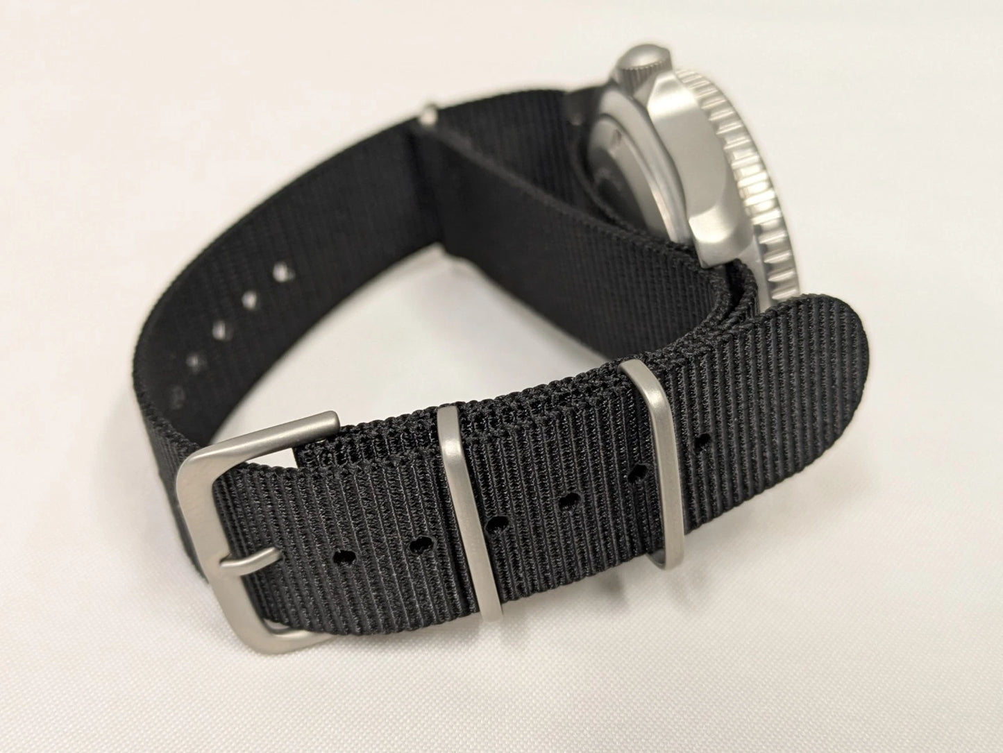 MWC 300M Quartz Military Stainless Steel Divers Watch NSN 6645-99-157-3496