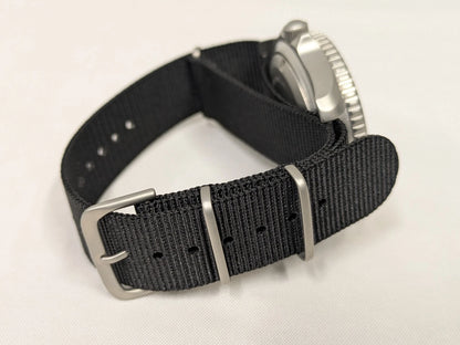 MWC 300M Quartz Military Stainless Steel Divers Watch NSN 6645-99-157-3496