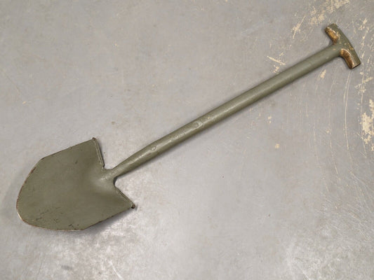 Bulldog 3 ft General Service Shovel - Dated 1985