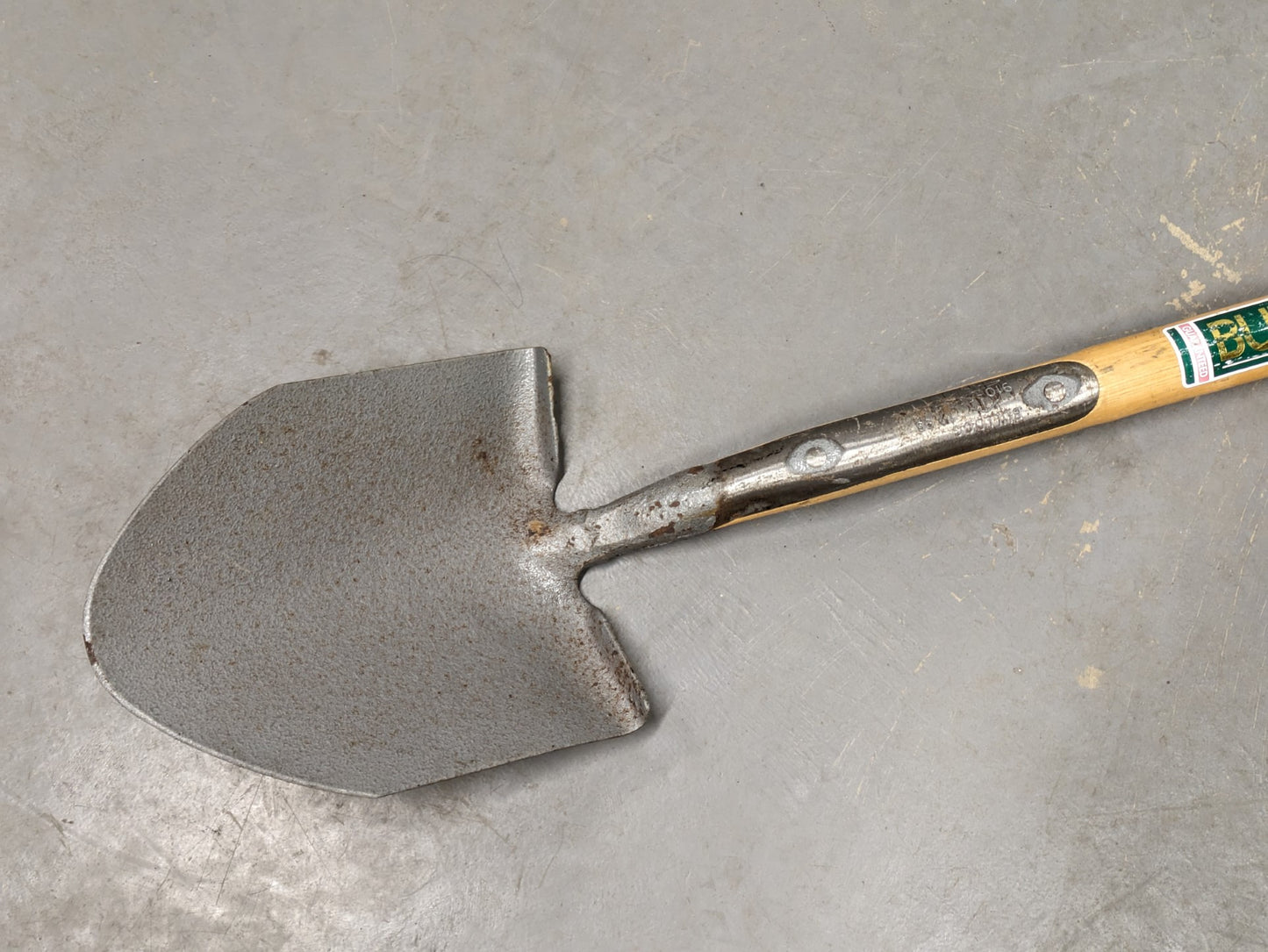 Bulldog 3 ft General Service Shovel - Dated 1996