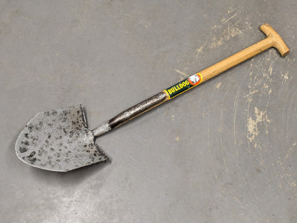 Bulldog 3 ft General Service Shovel - Dated 1991