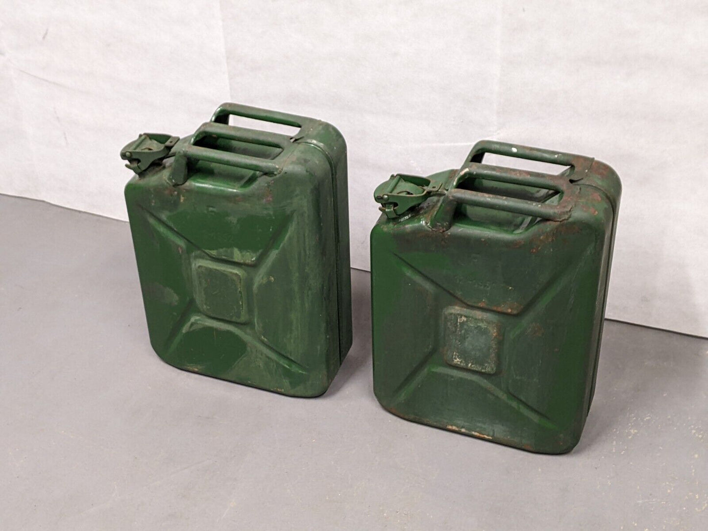 Genuine Vintage Army 20L Metal Green Fuel Jerry Can - Dated 1950s